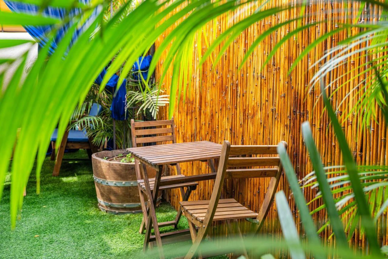 Ahuzat Shaul Seaside Bed & Breakfast Hadera Exterior photo